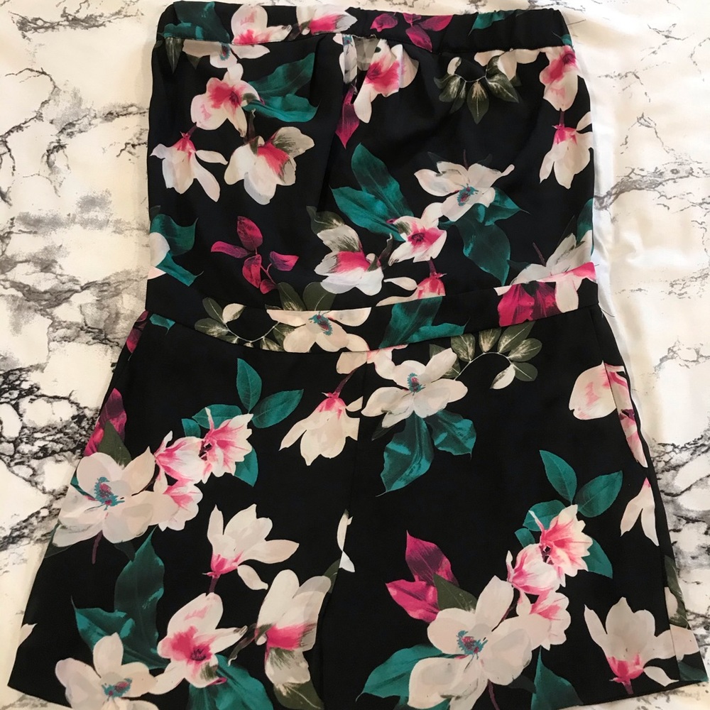 Black and floral print strapless romper